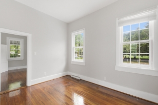27 Maverick St - Available now!
