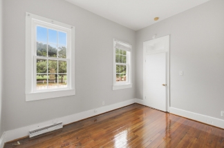 27 Maverick St - Available now!