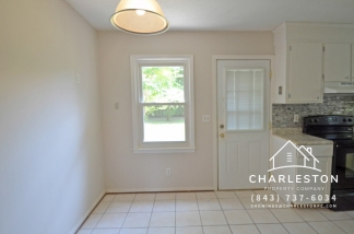 137 Red Cedar Dr - Available now!