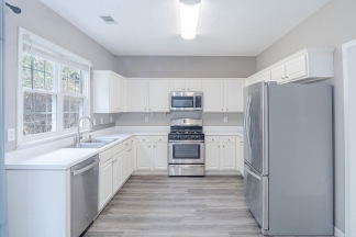 Spacious 3BR Alpharetta Home with Pool, Tennis, Washer/Dryer & Private Backyard