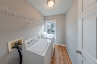 Spacious 3BR Alpharetta Home with Pool, Tennis, Washer/Dryer & Private Backyard