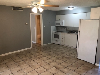 Clean Affordable 1 BR / 1 Bath Condo For Rent in Hidden Lake Village