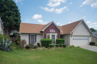 Ranch home in a great location!