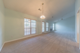 Ranch home in a great location!