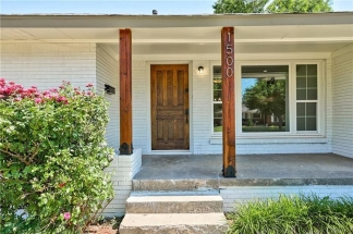 Amazing Gorgeous Home In The Village!!!
