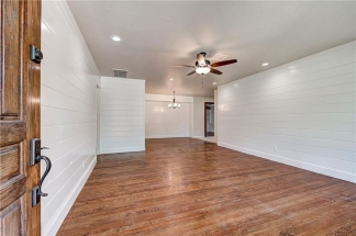Amazing Gorgeous Home In The Village!!!