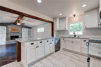 Amazing Gorgeous Home In The Village!!!