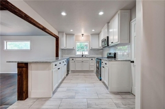 Amazing Gorgeous Home In The Village!!!
