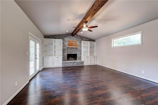 Amazing Gorgeous Home In The Village!!!