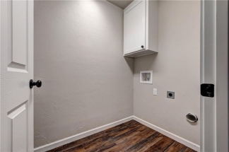 Amazing Gorgeous Home In The Village!!!