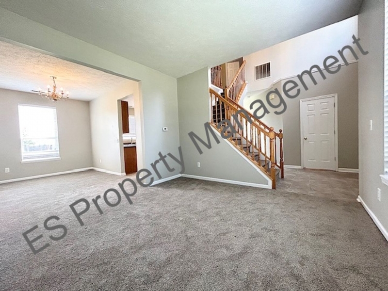 Great 4 Bedroom 2.5 Bathroom Two Story Home in Pike! - Photo 2