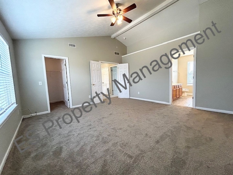 Great 4 Bedroom 2.5 Bathroom Two Story Home in Pike! - Photo 11