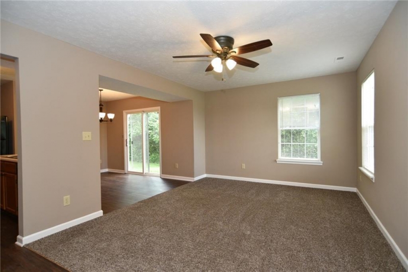 Gorgeous Updated 3 Bedroom 2.5 Bathroom Two Story Home with Loft in Warren! - Photo 4