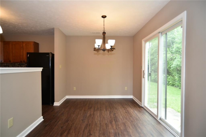 Gorgeous Updated 3 Bedroom 2.5 Bathroom Two Story Home with Loft in Warren! - Photo 7