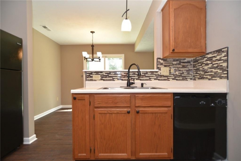Gorgeous Updated 3 Bedroom 2.5 Bathroom Two Story Home with Loft in Warren! - Photo 9