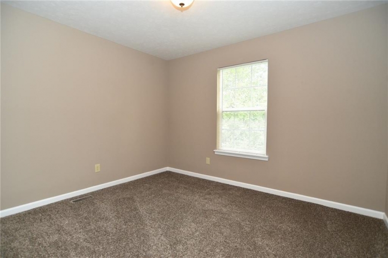 Gorgeous Updated 3 Bedroom 2.5 Bathroom Two Story Home with Loft in Warren! - Photo 14