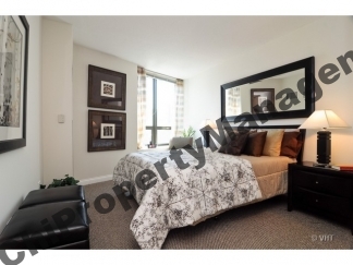 Luxury 2BR/1.5BA Condo in River North