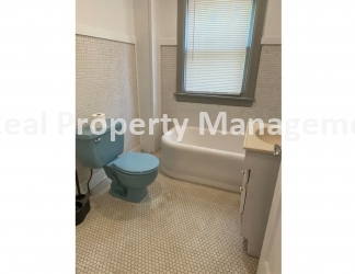 COLLEGE HILL DUPLEX w/2 car garage