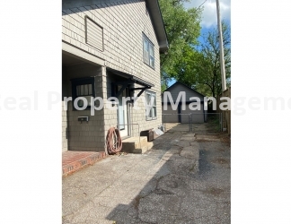 COLLEGE HILL DUPLEX w/2 car garage