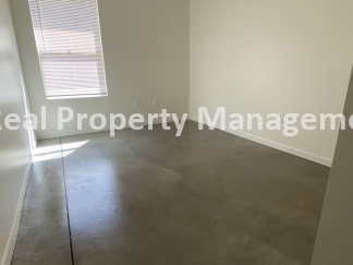 3 Bedroom 2 bath Duple with Garage - Close to WSU