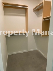 3 Bedroom 2 bath Duple with Garage - Close to WSU
