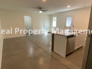 3 Bedroom 2 bath Duple with Garage - Close to WSU