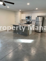 3 Bedroom 2 bath Duplex with Garage Near WSU
