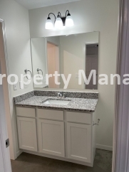 3 Bedroom 2 bath Duplex with Garage Near WSU