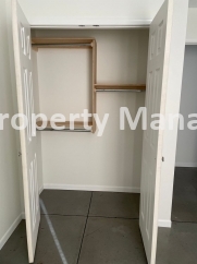 3 Bedroom 2 bath Duplex with Garage Near WSU