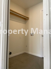 3 Bedroom 2 bath Duplex with Garage Near WSU