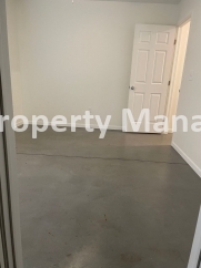 3 Bedroom 2 bath Duplex with Garage Near WSU