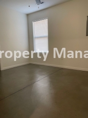 3 Bedroom 2 bath Duplex with Garage Near WSU
