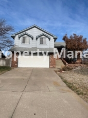 Beautiful Home in Belaire with Fenced Yard & Garage