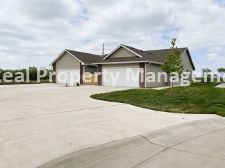 3 BEDROOM  2 BATH DUPLEX Belaire