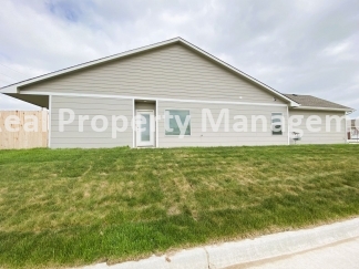 3 BEDROOM  2 BATH DUPLEX Belaire