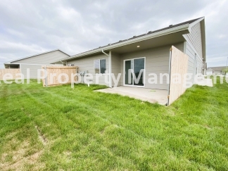 3 BEDROOM  2 BATH DUPLEX Belaire