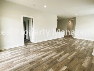 3 BEDROOM  2 BATH DUPLEX Belaire