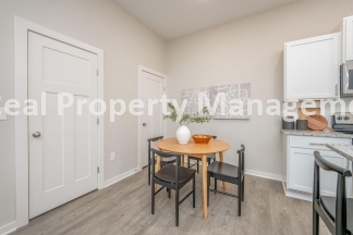 3 bedroom 2 bath Townhome  - Flexible Leasing offered leases ending May , June , or July