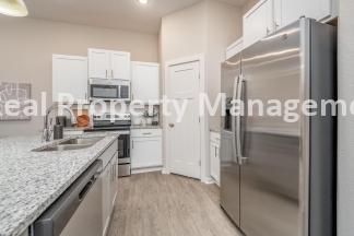 3 bedroom 2 bath Townhome  - Flexible Leasing offered leases ending May , June , or July