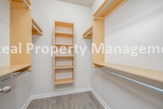 3 bedroom 2 bath Townhome  - Flexible Leasing offered leases ending May , June , or July