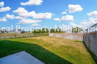 3 bedroom 2 bath Townhome  - Flexible Leasing offered leases ending May , June , or July