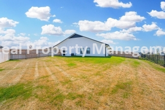 3 bedroom 2 bath Townhome  - Flexible Leasing offered leases ending May , June , or July