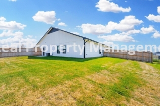 3 bedroom 2 bath Townhome  - Flexible Leasing offered leases ending May , June , or July