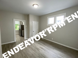 3Bed/1Bath Single Family Home !! In Lemay!!!