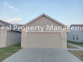 Gorgeous Duplex - Close to McConnell Air Force Base