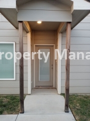 Gorgeous Duplex - Close to McConnell Air Force Base
