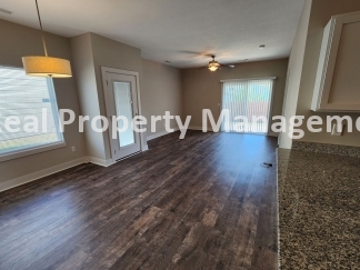 Gorgeous Duplex - Close to McConnell Air Force Base