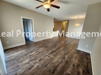 Gorgeous Duplex - Close to McConnell Air Force Base