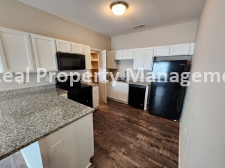 Gorgeous Duplex - Close to McConnell Air Force Base