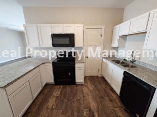 Gorgeous Duplex - Close to McConnell Air Force Base